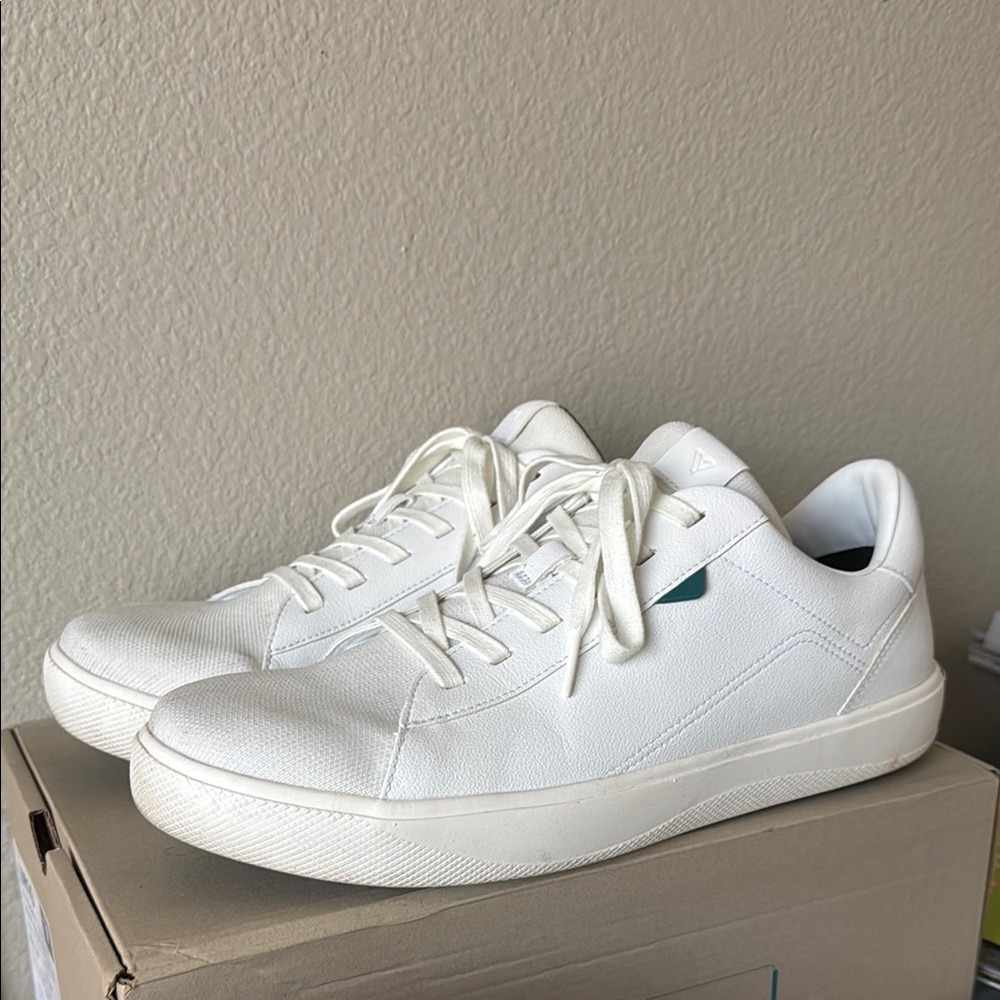 White Low-Top Vessi Soho Sneakers